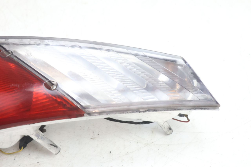 photo de LUZ TRASERA DERECHA APRILIA ATLANTIC S 125 (2010 - 2013) - Zoom estado de uso