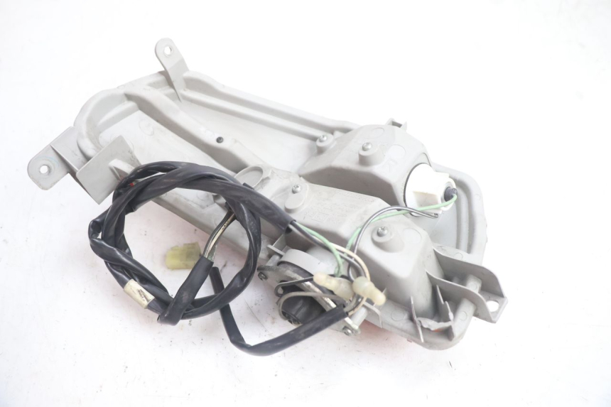 photo de LUZ TRASERA DERECHA SUZUKI BURGMAN EXECUTIVE ABS 650 (2006 - 2012) - Vista general del producto