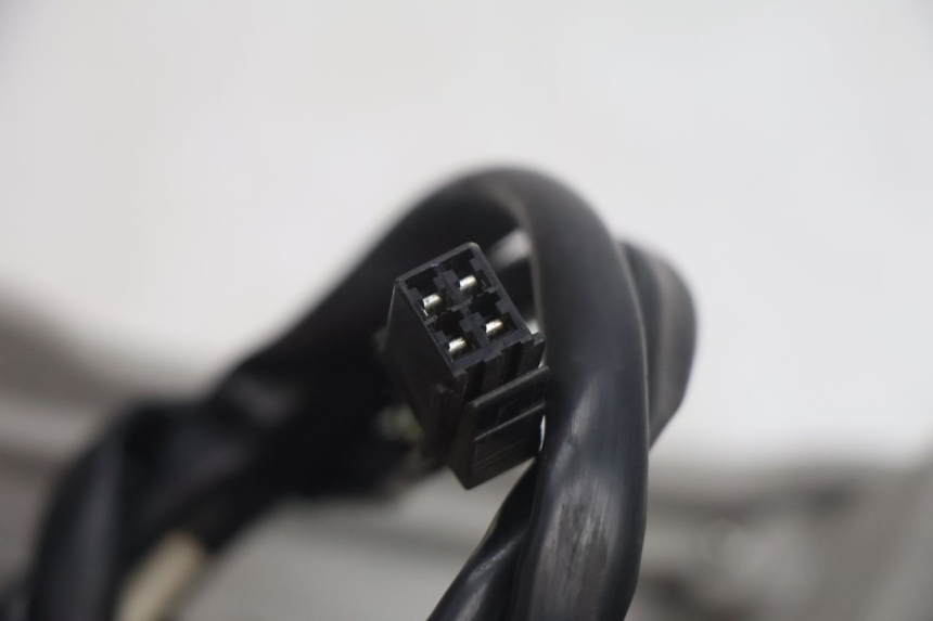photo de LUZ TRASERA DERECHA SUZUKI BURGMAN EXECUTIVE ABS 650 (2006 - 2012) - Marcados y referencias originales