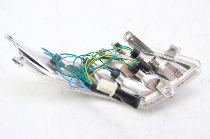 photo de FARO TRASERO DERECHO PEUGEOT E-VIVACITY 1 (2012 - 2018) - Detalles de los puntos de fijación