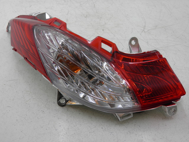 photo de LUZ TRASERA DERECHA HONDA FES S-WING SWING ABS 125 (2007 - 2015) - Vista principal