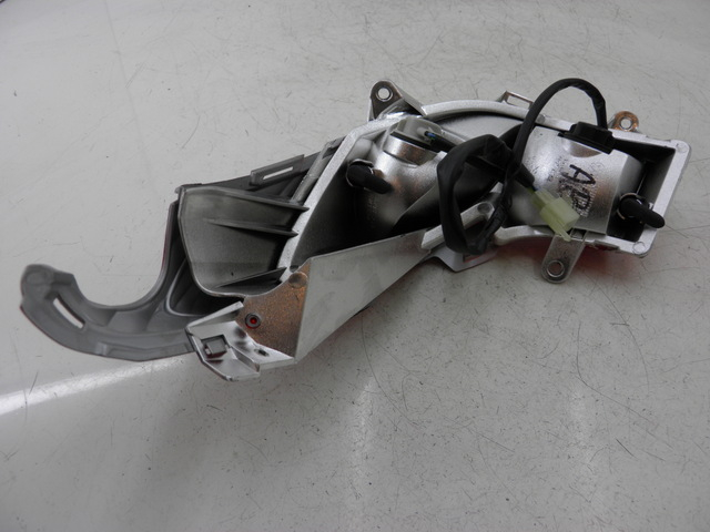photo de LUZ TRASERA DERECHA HONDA FES S-WING SWING ABS 125 (2007 - 2015) - Detalle de la pieza