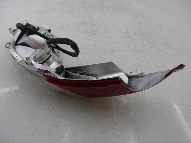 photo de LUZ TRASERA DERECHA HONDA FES S-WING SWING ABS 125 (2007 - 2015) - Zoom estado de uso