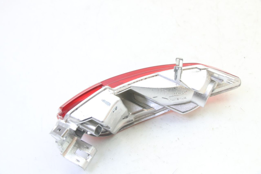 photo de LUZ TRASERA DERECHA PIAGGIO MP3 HPE 310 (2024 - 2025) - Zoom estado de uso