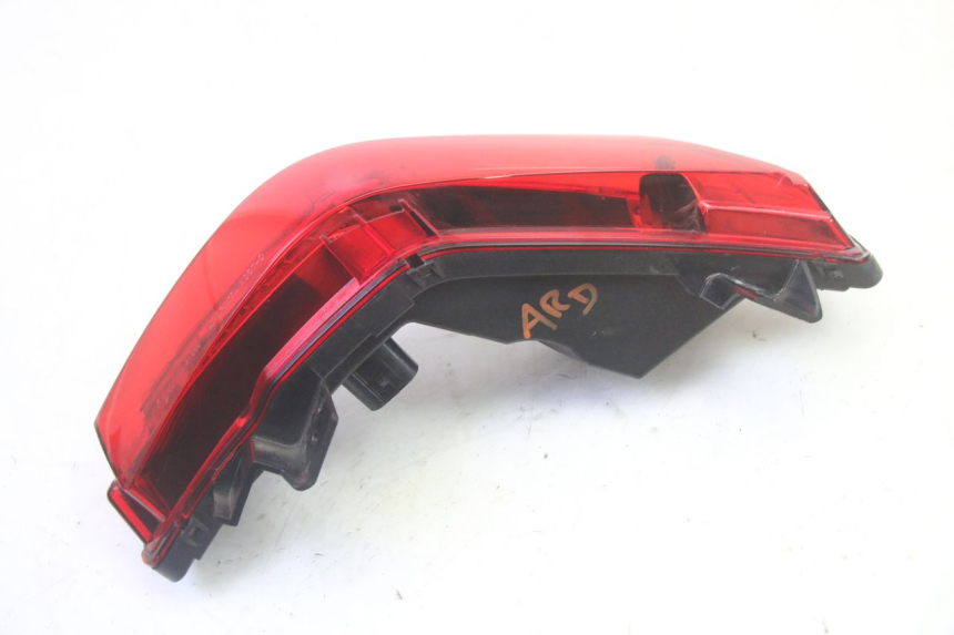 photo de LUZ TRASERA DERECHA PIAGGIO MP3 HPE 350 (2018 - 2020) - Otra perspectiva