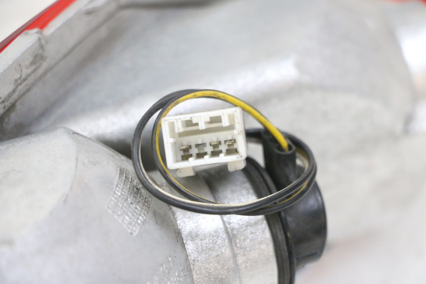 photo de LUZ TRASERA DERECHA PIAGGIO MP3 LT 300 (2010 - 2016) - Zoom estado de uso