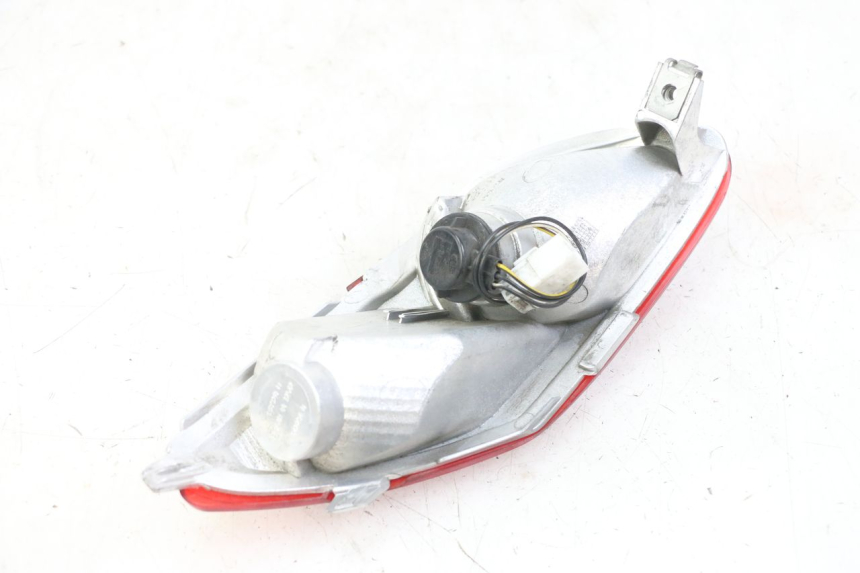 photo de LUZ TRASERA DERECHA PIAGGIO MP3 LT 300 (2010 - 2016) - Primer plano técnico