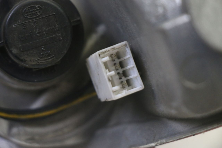 photo de LUZ TRASERA DERECHA PIAGGIO MP3 LT 300 (2010 - 2016) - Recambio usado revisado