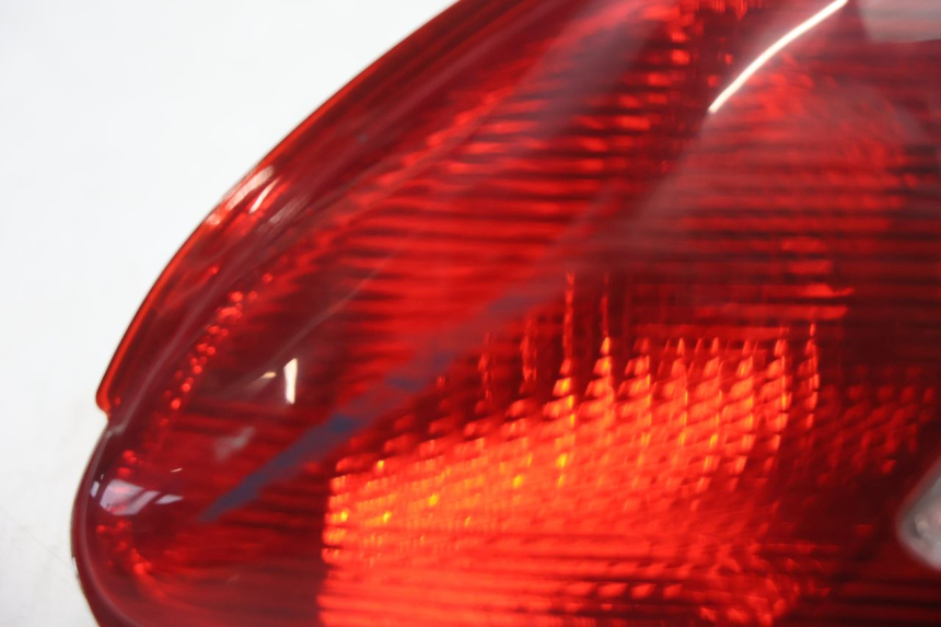 photo de LUZ TRASERA DERECHA PIAGGIO MP3 LT 300 (2010 - 2016) - Detalle de la pieza