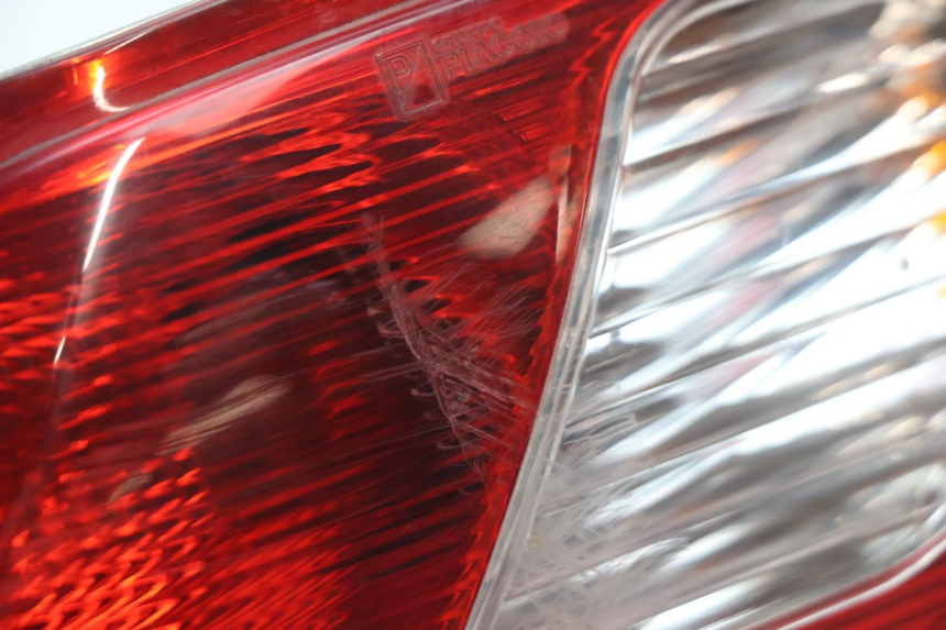 photo de LUZ TRASERA DERECHA PIAGGIO MP3 LT 300 (2010 - 2016) - Zoom estado de uso