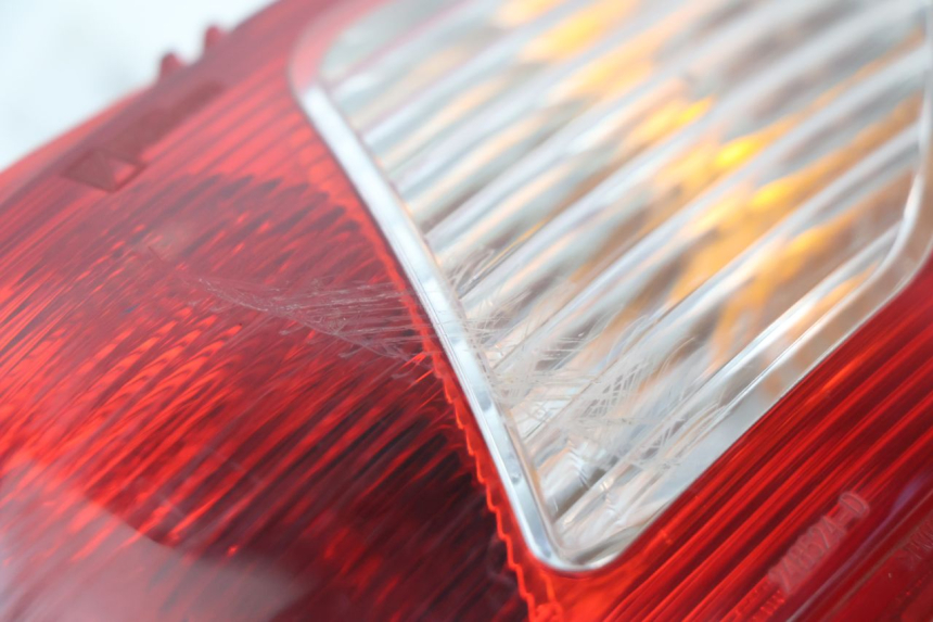 photo de LUZ TRASERA DERECHA PIAGGIO MP3 LT 300 (2010 - 2016) - Otra perspectiva