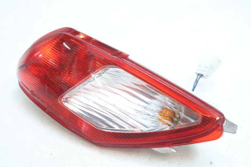 photo de LUZ TRASERA DERECHA PIAGGIO MP3 LT 300 (2010 - 2016) - Primer plano técnico