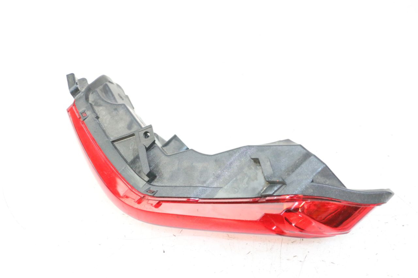 photo de LUZ TRASERA DERECHA PIAGGIO MP3 500 (2014 - 2017) - Recambio usado revisado