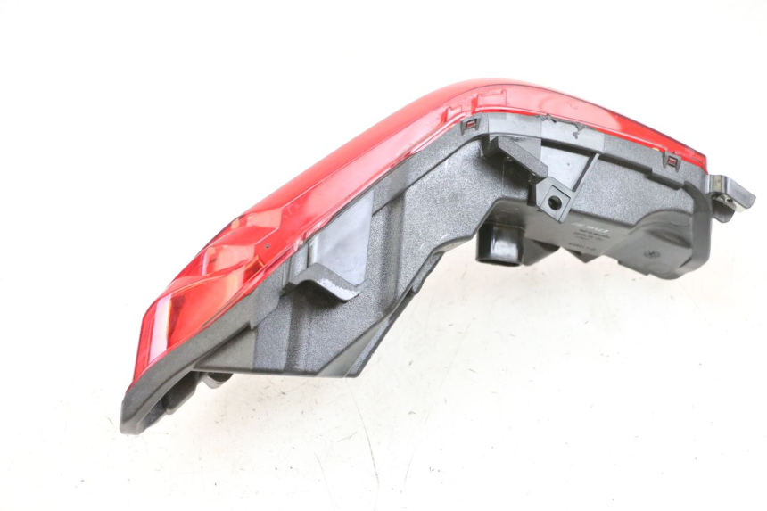 photo de LUZ TRASERA DERECHA PIAGGIO MP3 500 (2016 - 2018) - Otra vista del artículo