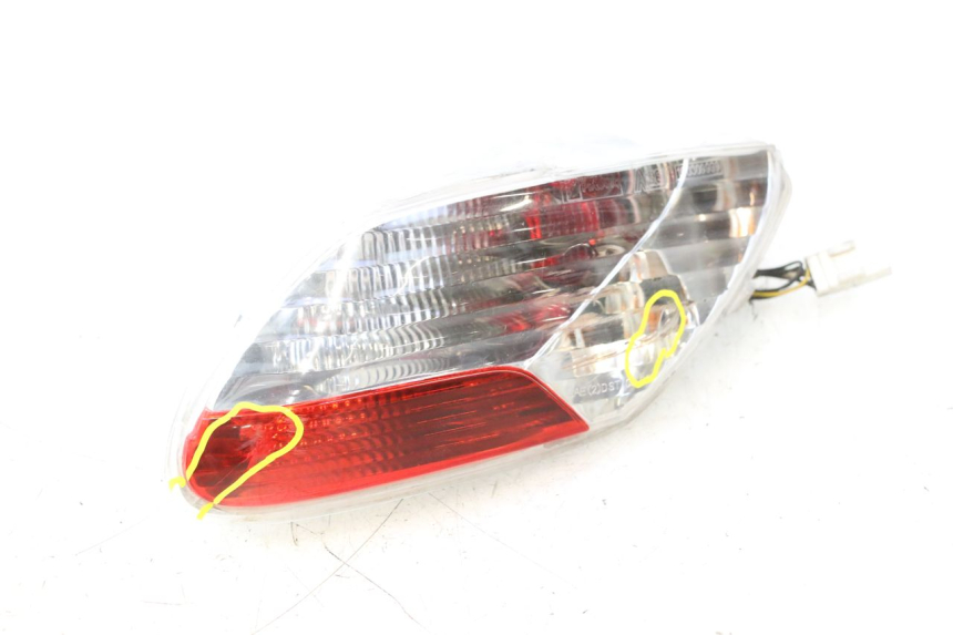 photo de LUZ TRASERA DERECHA PIAGGIO MP3 125 (2006 - 2014) - Vista principal