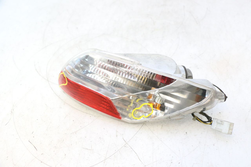 photo de LUZ TRASERA DERECHA PIAGGIO MP3 125 (2006 - 2014) - Vista general del producto