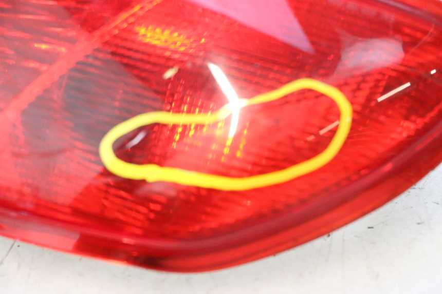 photo de LUZ TRASERA DERECHA PIAGGIO MP3 500 (2011 - 2015) - Marcados y referencias originales