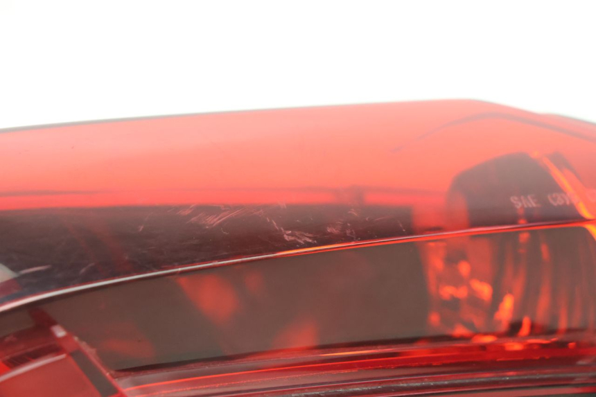 photo de LUZ TRASERA DERECHA PIAGGIO MP3 500 (2016 - 2018) - Otra perspectiva