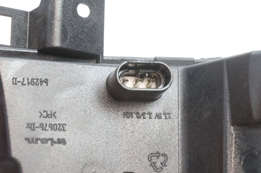 photo de LUZ TRASERA DERECHA PIAGGIO MP3 500 (2016 - 2018) - Recambio usado revisado
