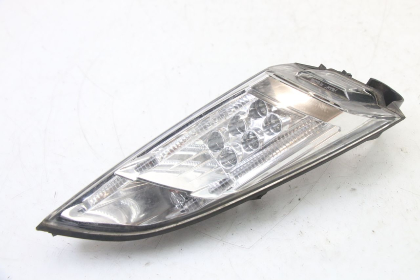 photo de LUZ TRASERA DERECHA PEUGEOT SATELIS 125 (2013 - 2018) - Otra perspectiva