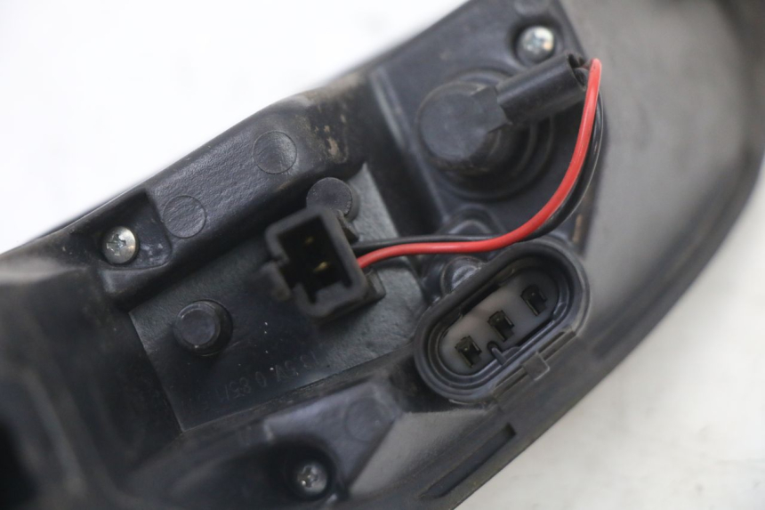 photo de LUZ TRASERA DERECHA PEUGEOT SATELIS 125 (2013 - 2018) - Recambio usado revisado