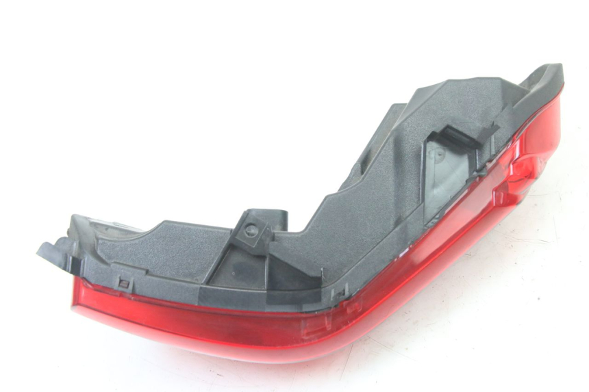 photo de LUZ TRASERA DERECHA PIAGGIO MP3 500 (2014 - 2017) - Primer plano técnico