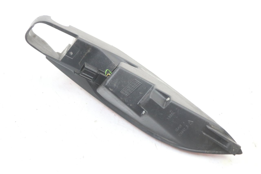 photo de FARO TRASERO DERECHO PEUGEOT SATELIS 125 (2010 - 2012) - Detalles de los puntos de fijación