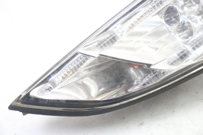 photo de LUZ TRASERA DERECHA PEUGEOT SATELIS 125 (2013 - 2018) - Zoom estado de uso