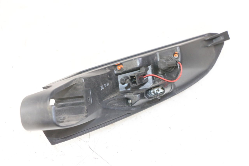 photo de LUZ TRASERA DERECHA PEUGEOT SATELIS 125 (2013 - 2018) - Otra perspectiva