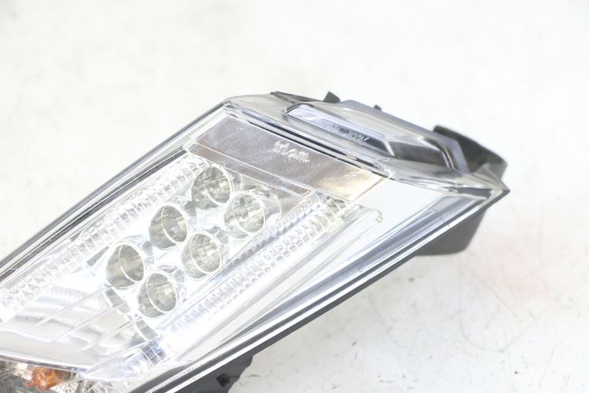 photo de LUZ TRASERA DERECHA PEUGEOT SATELIS 125 (2013 - 2018) - Marcados y referencias originales