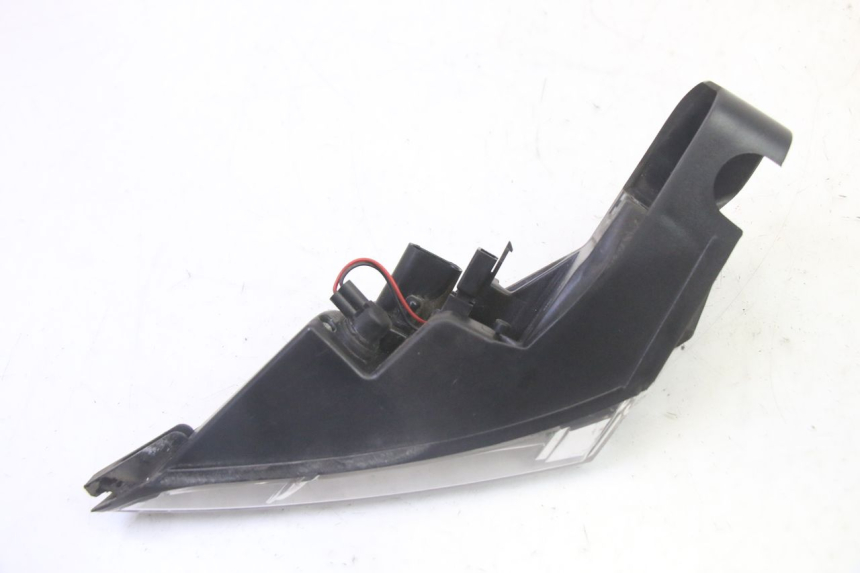 photo de FARO TRASERO DERECHO PEUGEOT SATELIS 125 (2010 - 2012) - Detalles de los puntos de fijación