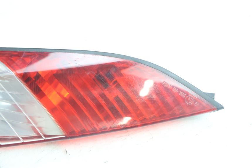 photo de FARO TRASERO DERECHO PEUGEOT SATELIS 125 (2006 - 2009) - Zoom estado de uso
