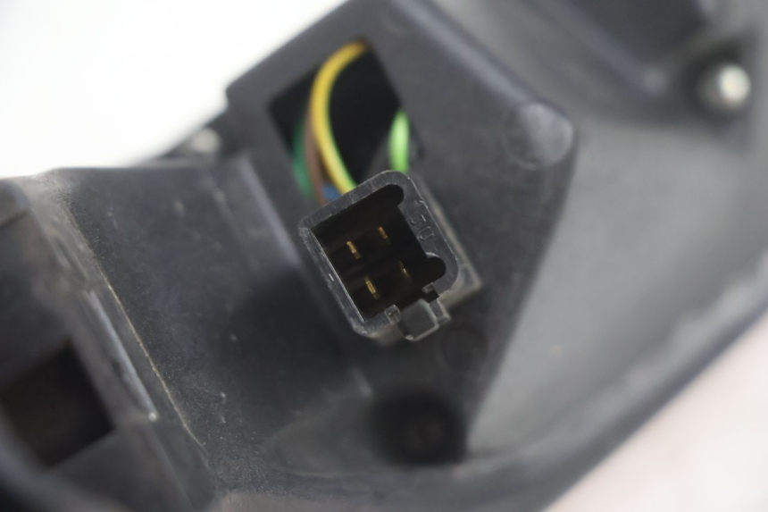 photo de FARO TRASERO DERECHO PEUGEOT SATELIS 125 (2006 - 2009) - Estado de la superficie y material