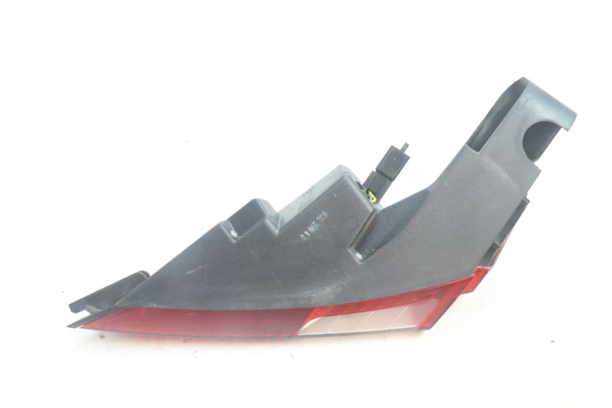 photo de FARO TRASERO DERECHO PEUGEOT SATELIS 125 (2006 - 2009) - Zoom estado de uso