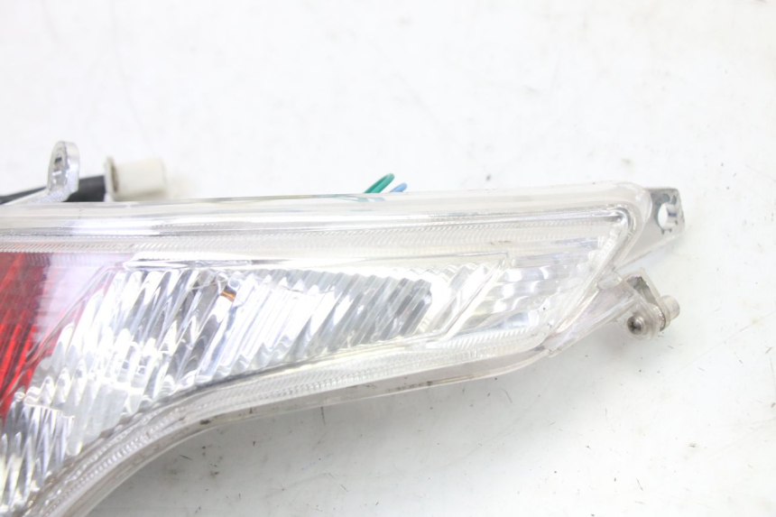 photo de LUZ TRASERA DERECHA PEUGEOT VIVACITY NEW 2T 50 (2008 - 2017) - Zoom estado de uso