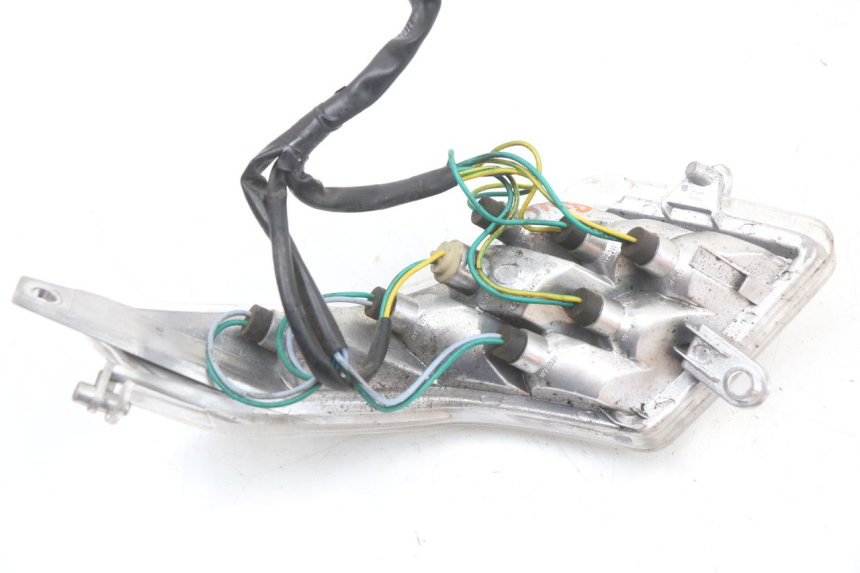 photo de LUZ TRASERA DERECHA PEUGEOT VIVACITY NEW 4T 50 (2008 - 2017) - Primer plano técnico