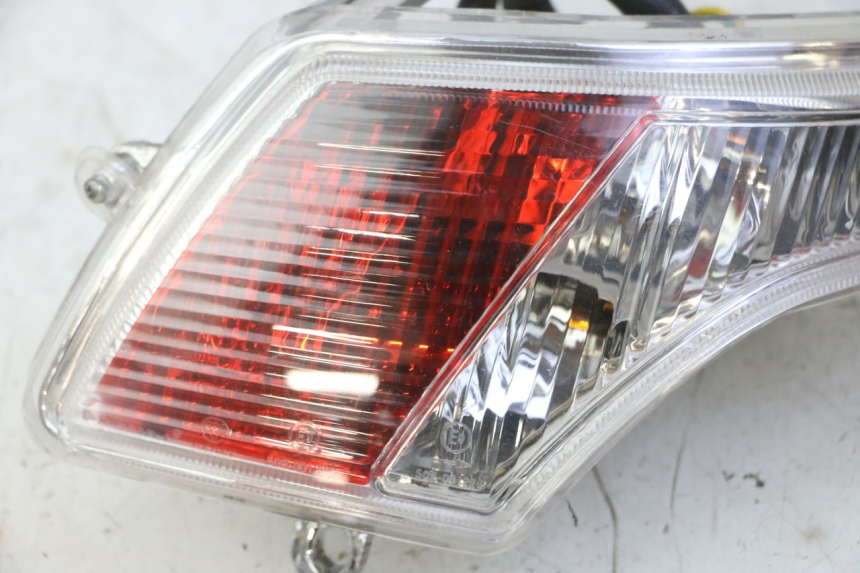 photo de LUZ TRASERA DERECHA PEUGEOT VIVACITY NEW 4T 50 (2008 - 2017) - Detalle de la pieza