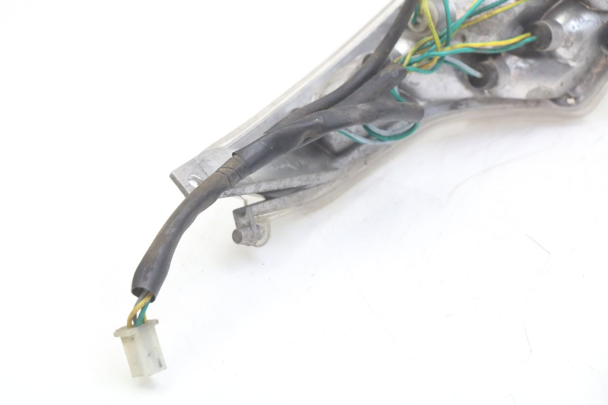 photo de LUZ TRASERA DERECHA PEUGEOT VIVACITY 125 (2010 - 2017) - Otra perspectiva