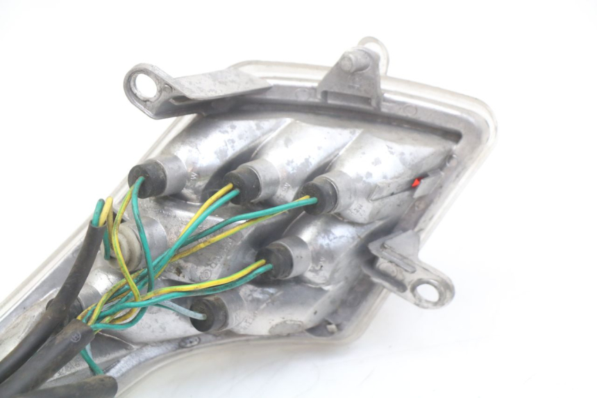 photo de LUZ TRASERA DERECHA PEUGEOT VIVACITY 125 (2010 - 2017) - Primer plano técnico