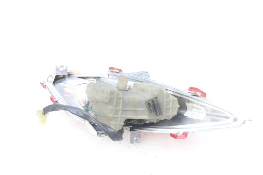 photo de FARO TRASERO DERECHO YAMAHA X-MAX XMAX 125 (2010 - 2013) - Zoom estado de uso