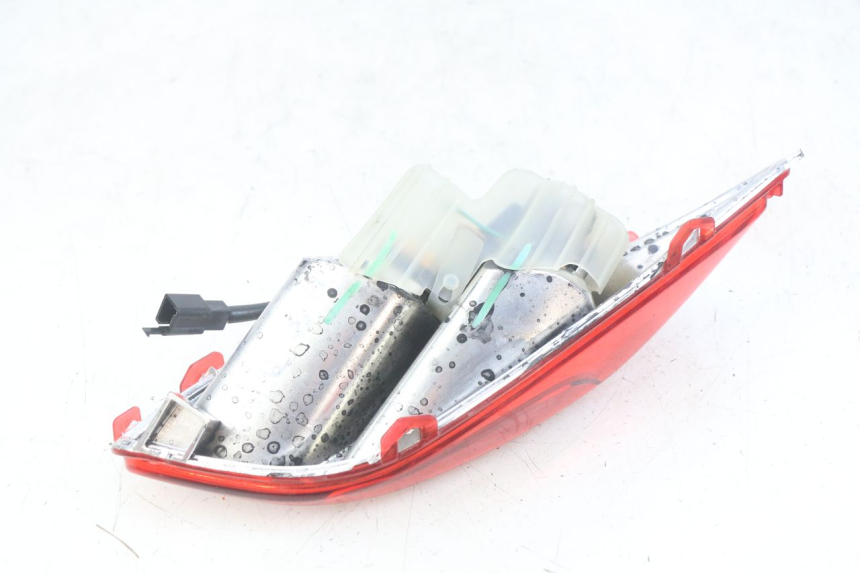 photo de FARO TRASERO DERECHO YAMAHA X-MAX XMAX 125 (2010 - 2013) - Otra perspectiva