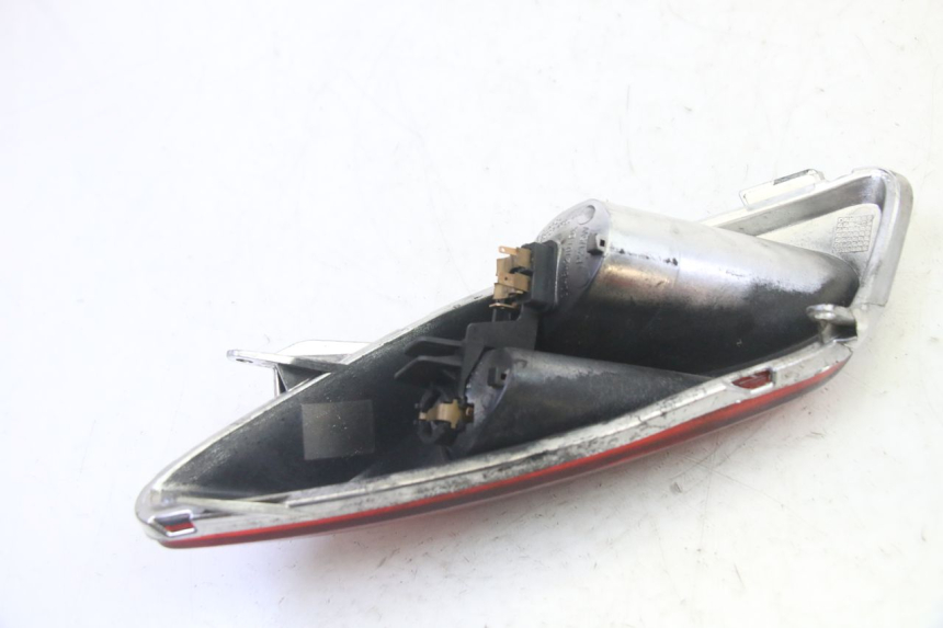 photo de FARO TRASERO DERECHO YAMAHA X-MAX XMAX 250 (2006 - 2009) - Detalles de los puntos de fijación