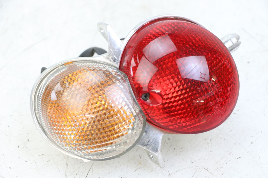 photo de LUZ TRASERA DERECHA YAMAHA YP MAJESTY 125 (2007 - 2010) - Vista principal