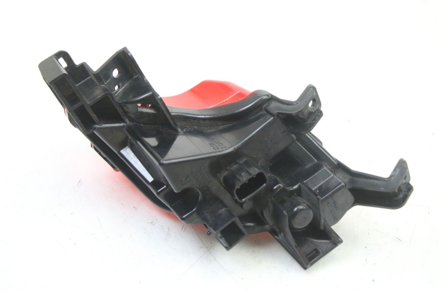 photo de LUZ TRASERA DERECHA YAMAHA YP T-MAX TMAX 530 (2017 - 2020) - Detalles de los puntos de fijación