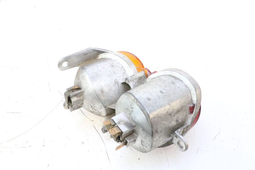 photo de LUZ TRASERA DERECHA YAMAHA YP MAJESTY 125 (1998 - 2001) - Otra perspectiva