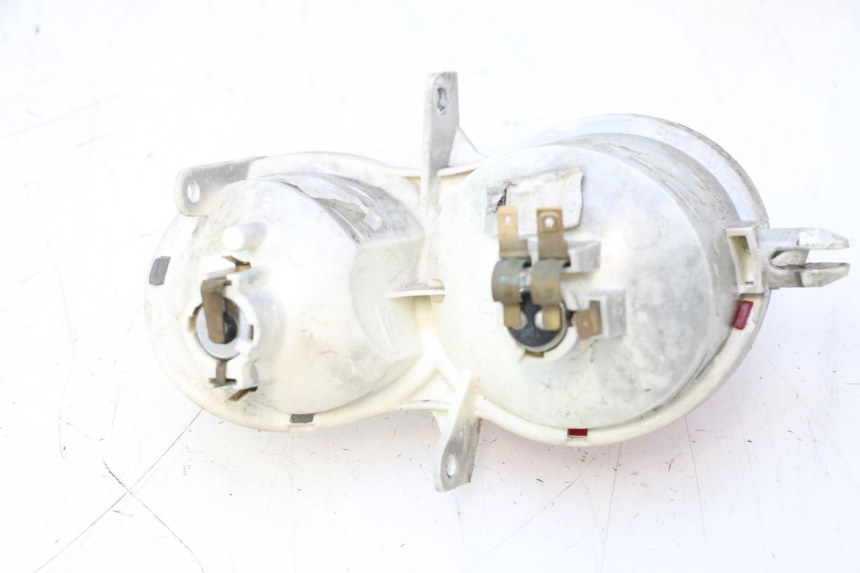 photo de LUZ TRASERA DERECHA YAMAHA YP MAJESTY 125 (2007 - 2010) - Zoom estado de uso