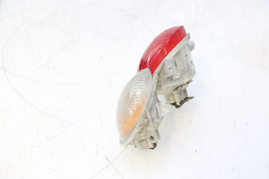 photo de LUZ TRASERA DERECHA YAMAHA YP MAJESTY 125 (2007 - 2010) - Otra perspectiva