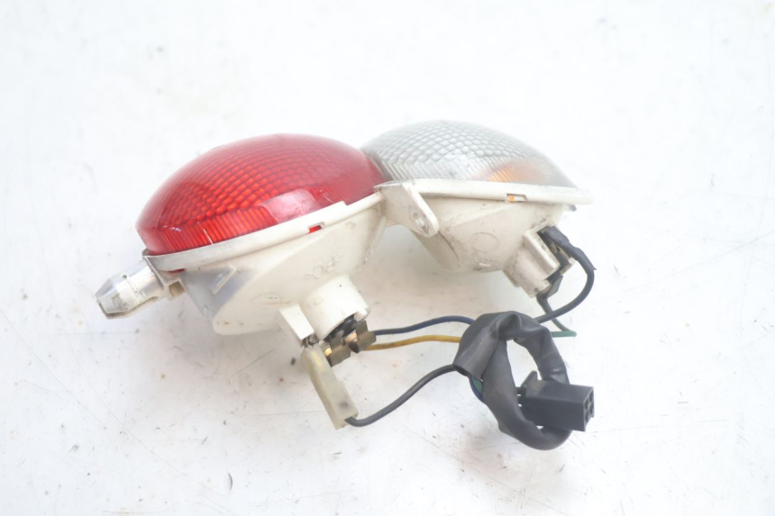 photo de LUZ TRASERA DERECHA YAMAHA YP MAJESTY 125 (2002 - 2006) - Zoom estado de uso