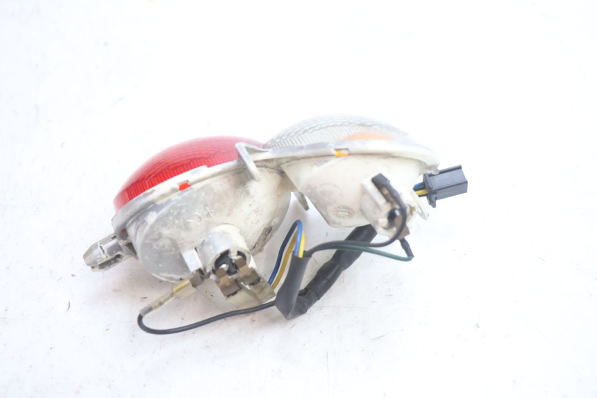 photo de LUZ TRASERA DERECHA YAMAHA YP MAJESTY 125 (2002 - 2006) - Zoom estado de uso