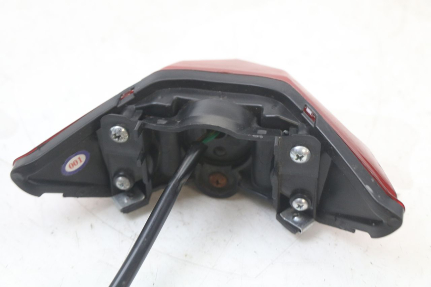 photo de LUZ TRASERA EBROH BRAVO GLE 1 (2020 - 2024) - Detalles de los puntos de fijación